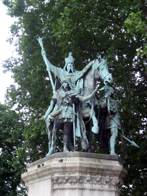 P2-03-Charlemagne