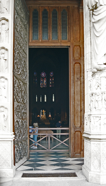 P2-11b-Notre-Dame-ext